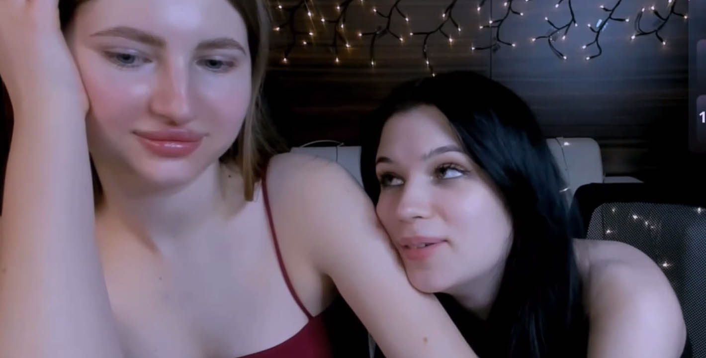 Kylie_Angel3 Julia_Love_Love - 31_03_2025