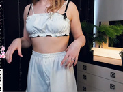 Sheenaeast Non nude teasing