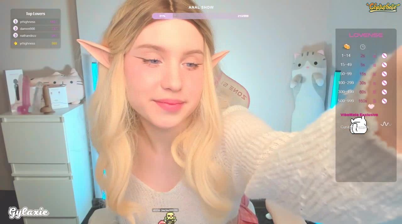 gylaxie naked show