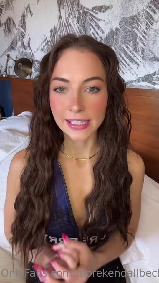 Kendall beck talking to fans in bed a8748