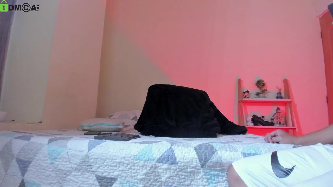 queenesthefi show from Chaturbate on 2025-03-29 1824