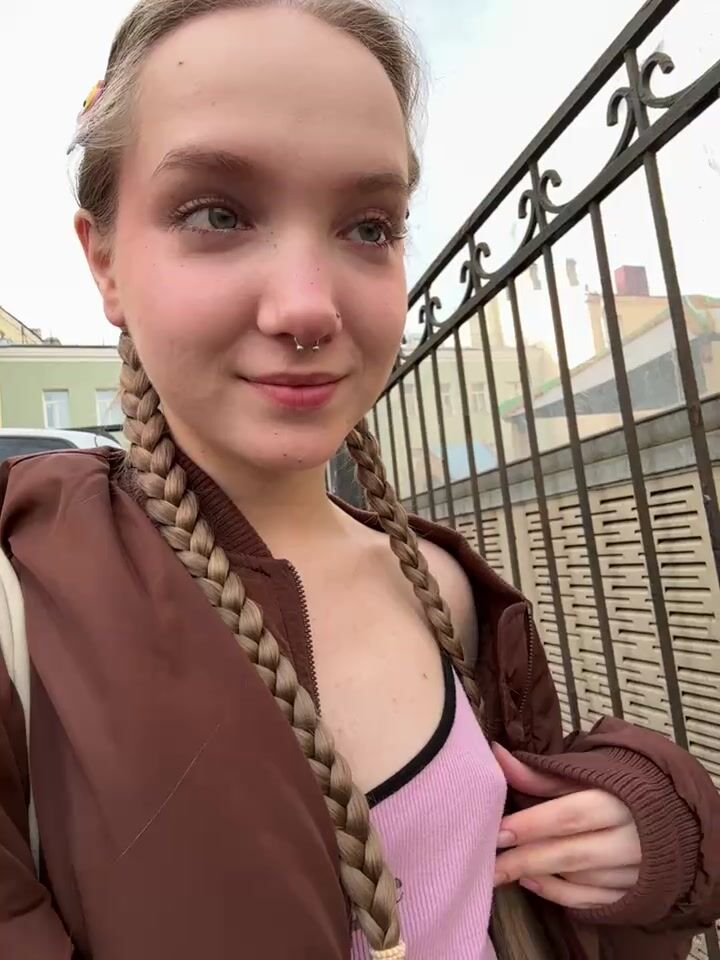 stripchat-public.show-f-bambi_lu-2025.04.19.063039