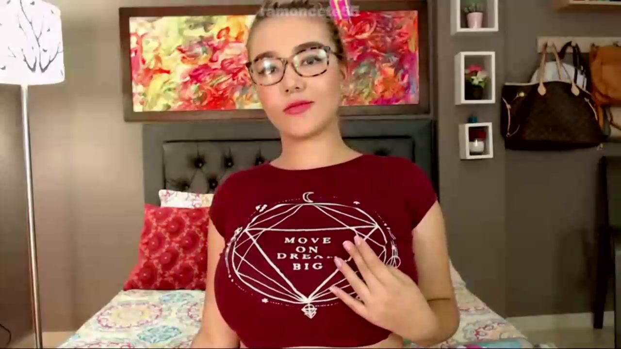 JulianaVera 2019-12-03_06-19-13
