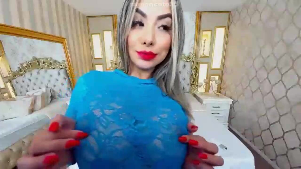 JuliethAndrews 2021-12-17_23-54-41