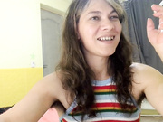 Merciylove shows her body