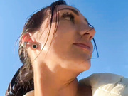 Ninabigtitied sneaky naked squirt on beach