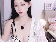 Yoyuyuy rubs her hot body (not private show)