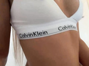 luvlivvyy 2025-11-06