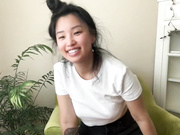 Asian slut Olly has a wank