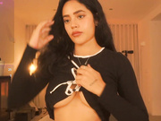 n_o_v_a 2025-11-07_22-43-07-001