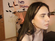 Honey_Buu Bating on Her Chair