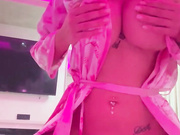 Isabellaetthan Rides dildo