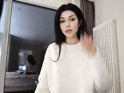 milla_bella shows tits