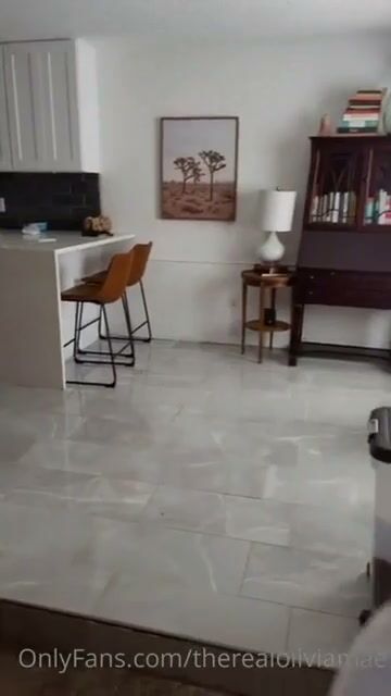 Olivia Mae - Paying the delivery boy