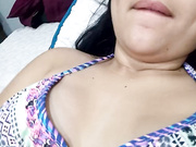 CamYuliiSex rubbing clit