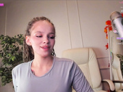 Adalyn_Glow.2025-10-23.19-35