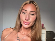 [ Sofi Ogresta sexo para mantener su trabajo ]