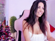 gia_liann_December-14-2024_05-31-54