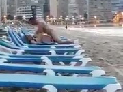 amateurs fuck in the beach on day