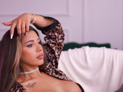 siennaruh tease domi over panties squirt