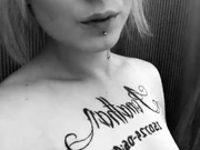 Amanda Montin suger sin dildo