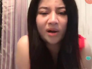 2 em xinh tươi mải nói chuyện lộ đầu ti với bím đỏ