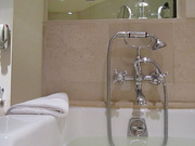 WeirdoLoveee hotelbathycummm Premium