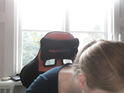 She sucks during stream