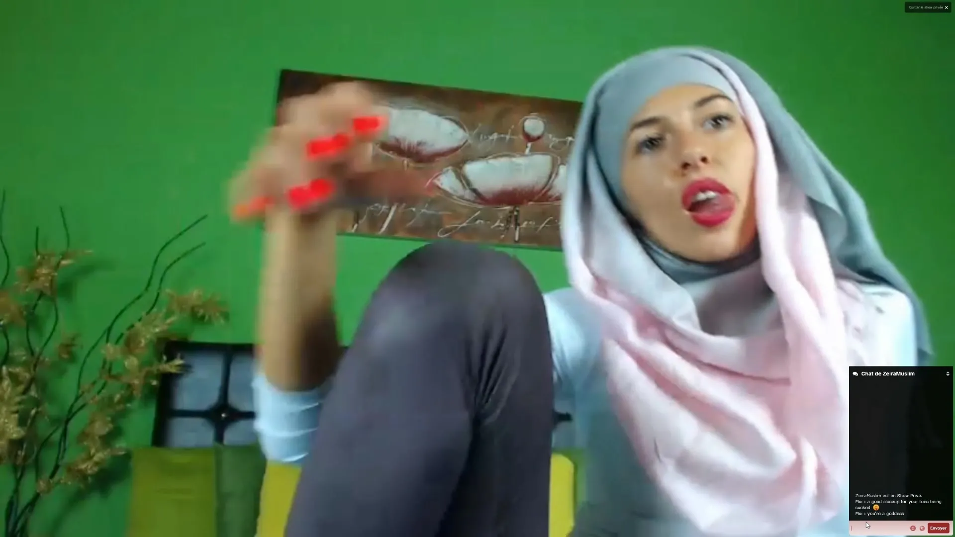 Zeiramuslim toes licking spit