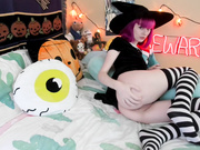 Tweetney - Witch shows off her anal magic tricks