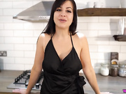 Tindra Frost Welcome To The Neighbourhood