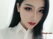 Superb oriental beauty shows you her ketone body