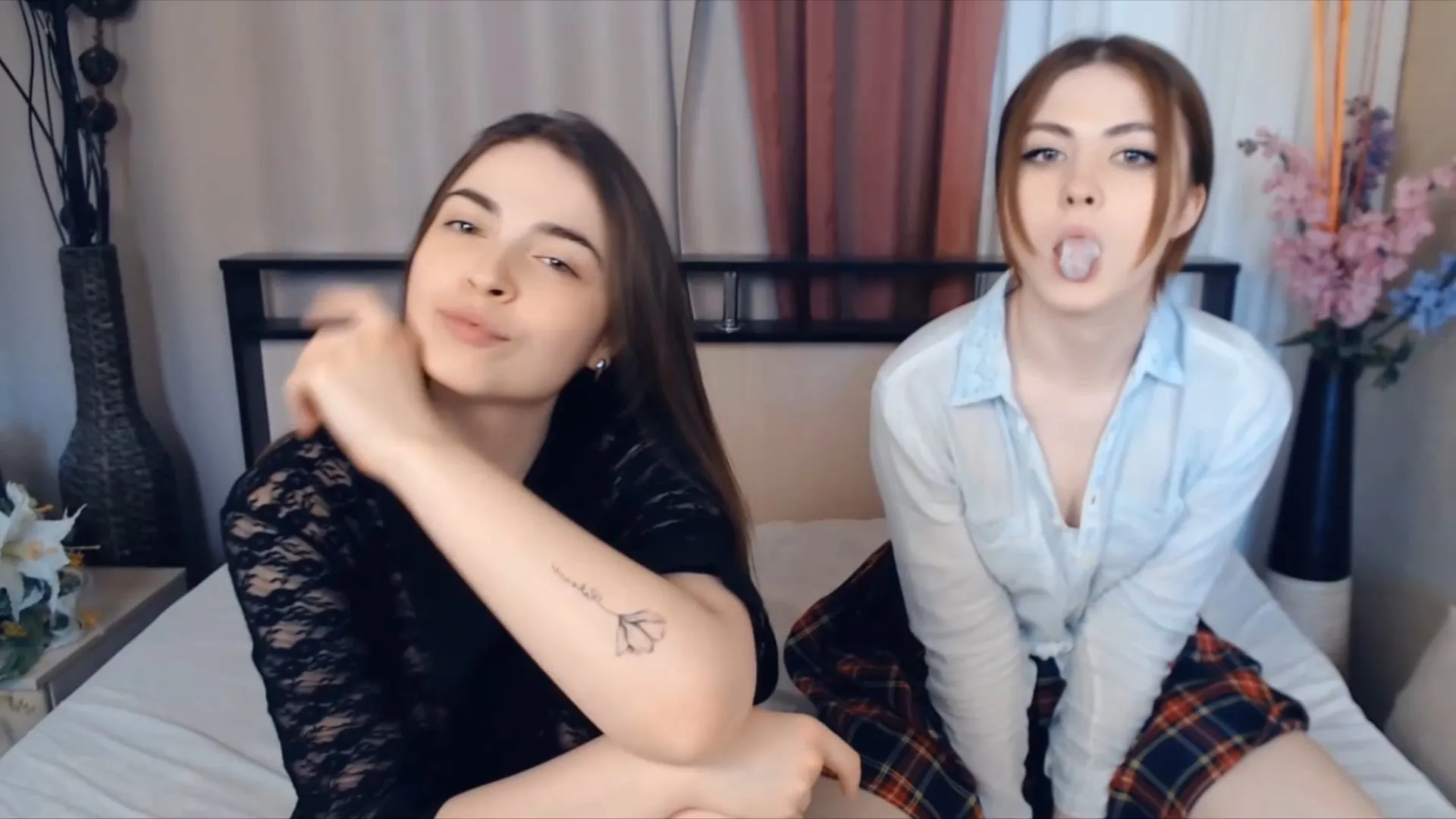 Safiamegan 2020-05-18 lesbian comp