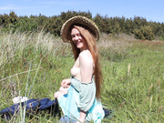 redhead outdoor flash