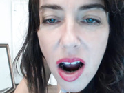 Milfywayyy spreads her asshole