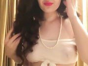 HungryLips sexy ASMR video