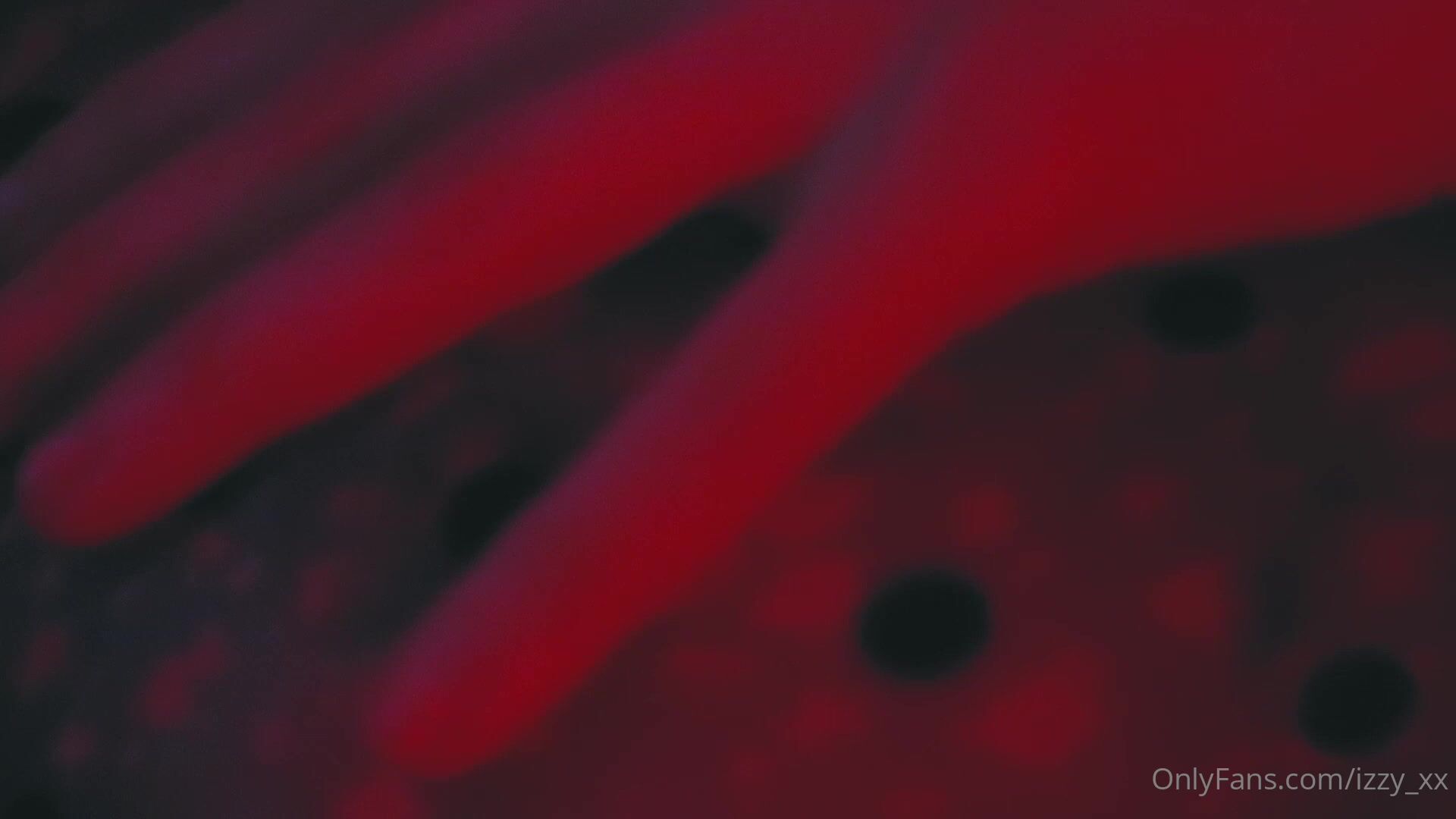 Izzy_xx Sexy Play Dildo purple Onlyfans