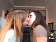 Honey_buunny lesbian french kiss