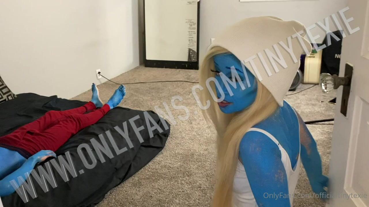 Tiny texie smurf