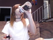 Vanessa w masturbates