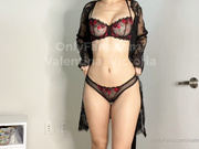 Valentina Victoria uncensored Try on 2