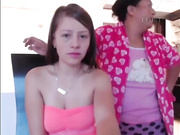 Compilation Valery se masturbe dans le dos de sa mere