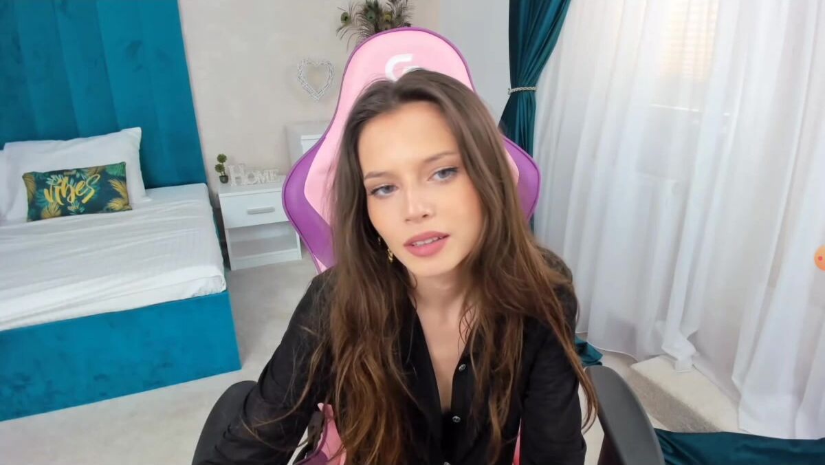 Alice_bane 18 year old cam girl