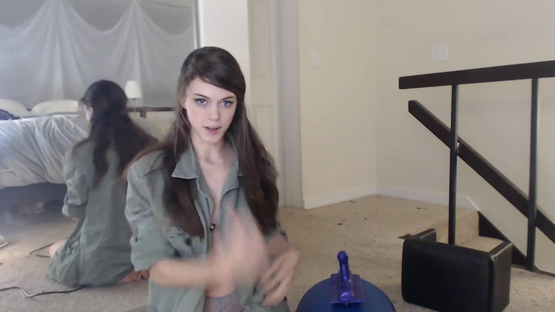 Charlotte1996 in Sybian JOI orgasm and squirt