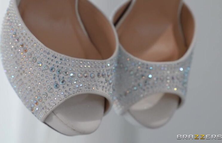 Ariella Ferrera / Aviannah Elise -Say Yes To The Breast