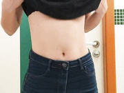 gatinha manda nudes para namorado