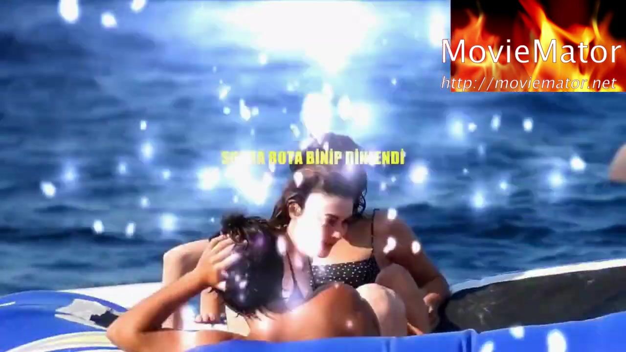 Burcu özberk bikini