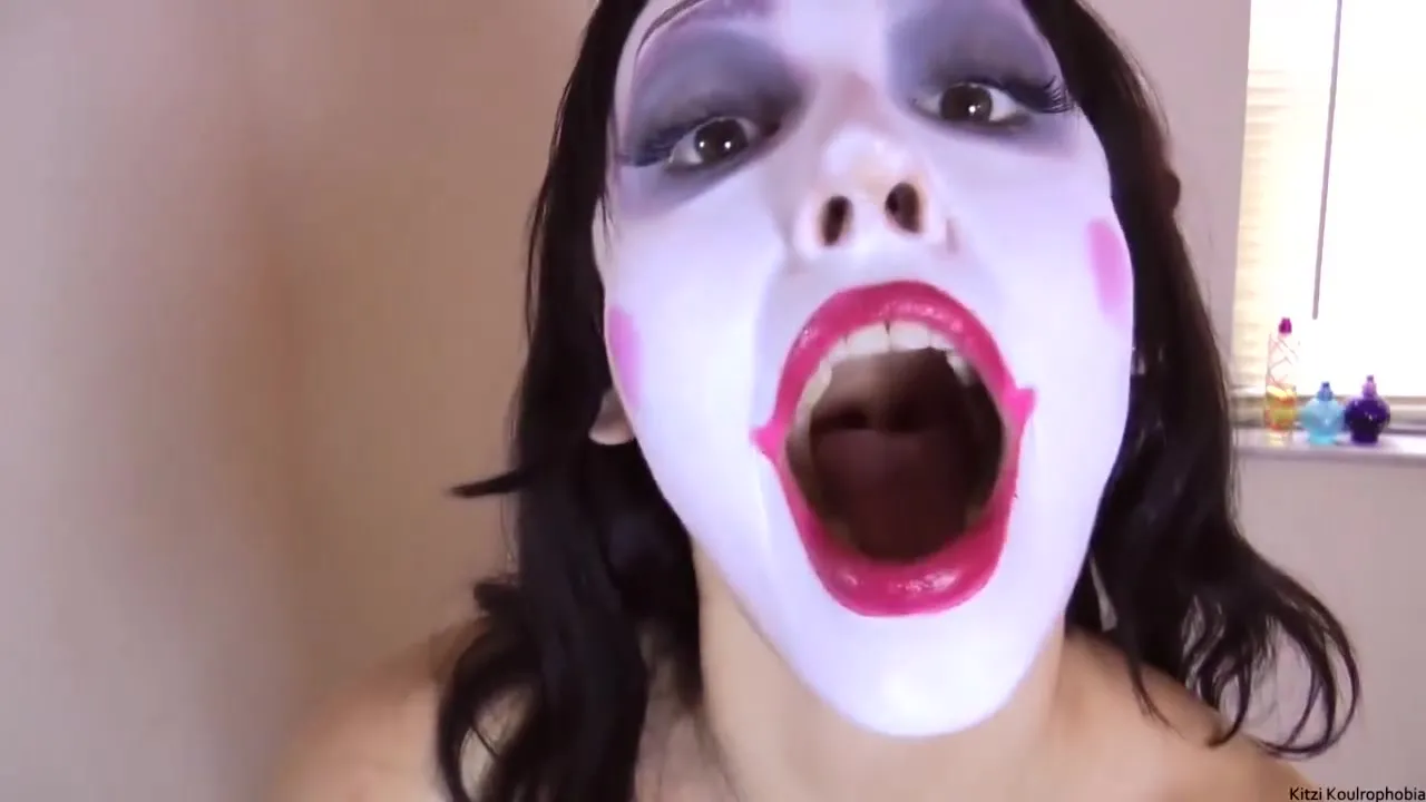 Kitzi Klown - Harley Quinns Got A Big Mouth PREMIUM