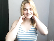 Tara_Mony flashing tits and pussy