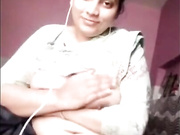 big tits camgirl showing tits on cam